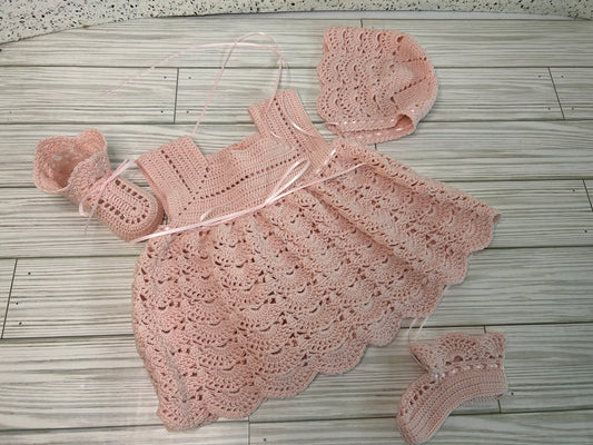 Open Crescent Outfit